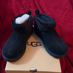 UGG Classic Ultra Mini Snugscape Boots - Black